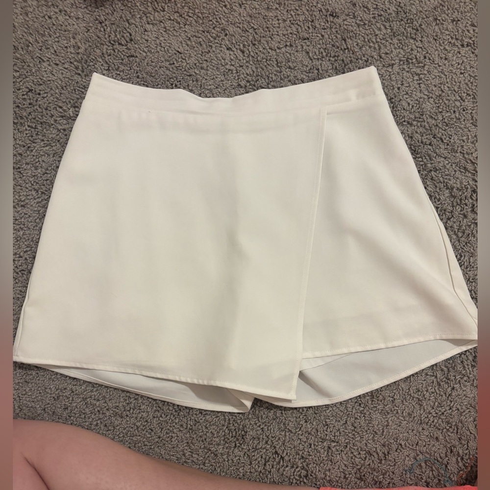 Elegant Cream/white Women's overlay shorts
